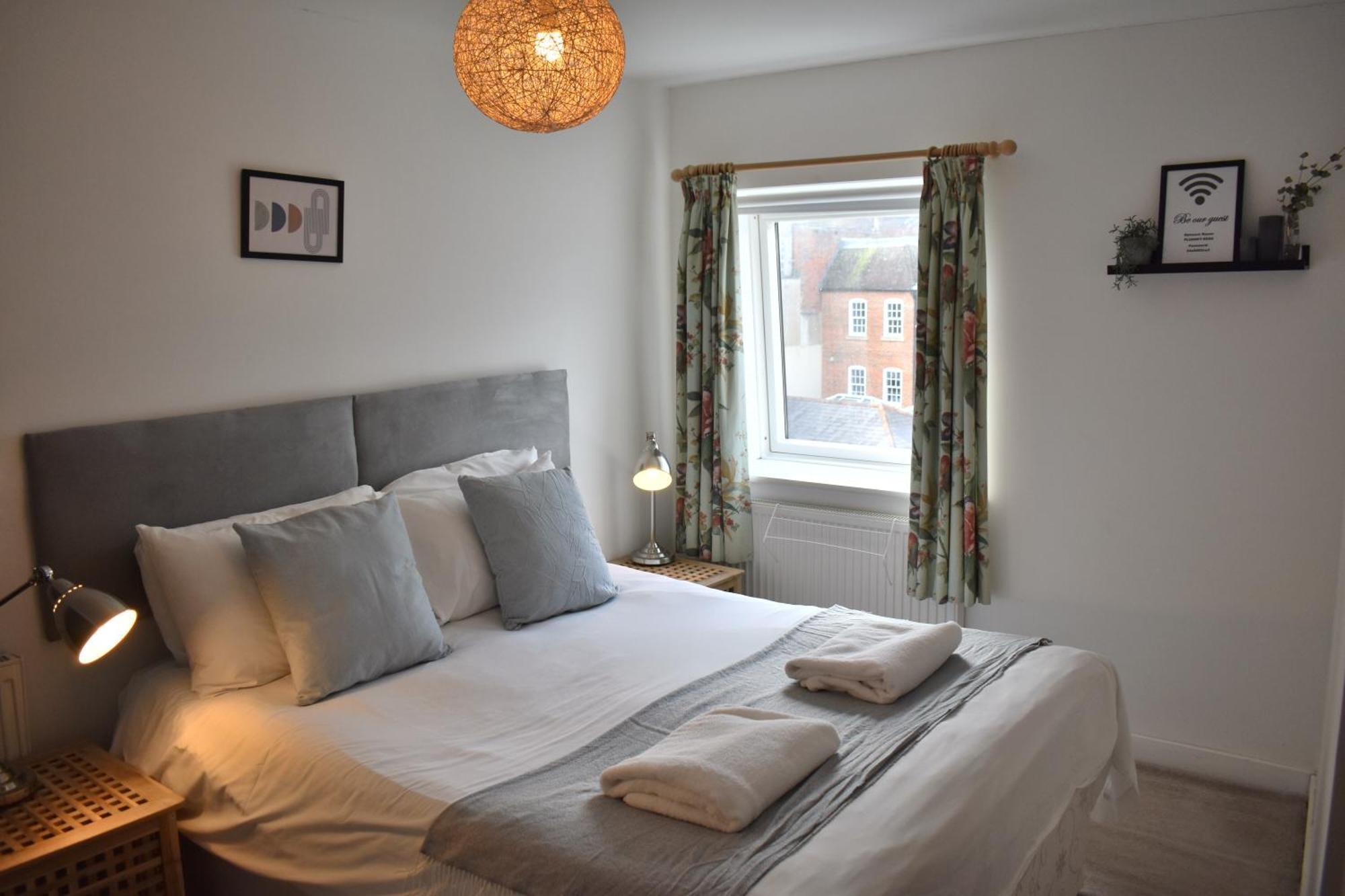 East Pallant Bed And Breakfast, Located In Large Georgian Townhouse In Central Chichester Bagian luar foto