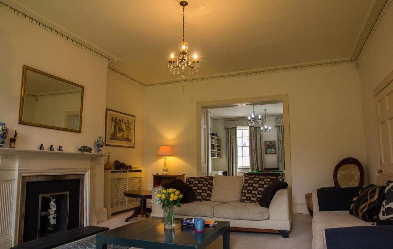 East Pallant Bed And Breakfast, Located In Large Georgian Townhouse In Central Chichester Bagian luar foto