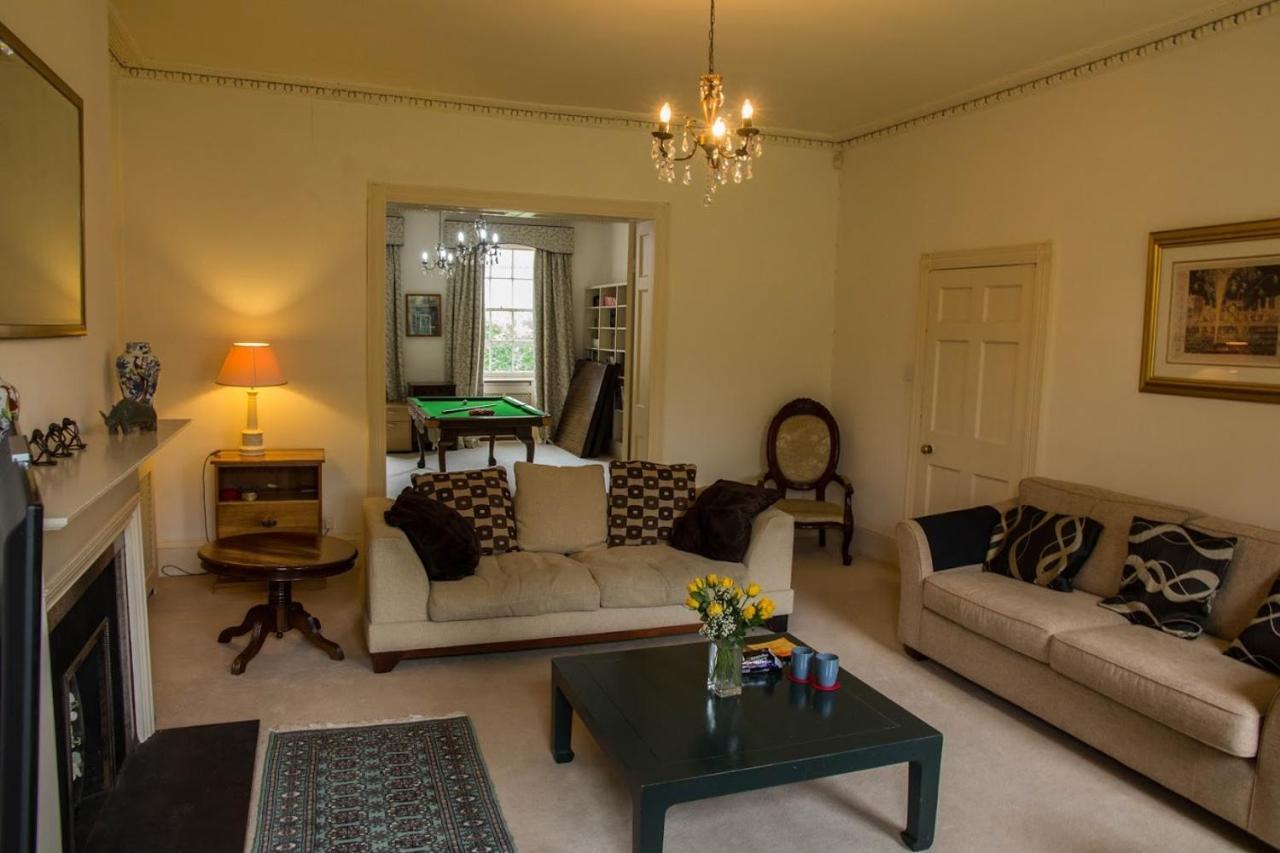 East Pallant Bed And Breakfast, Located In Large Georgian Townhouse In Central Chichester Bagian luar foto